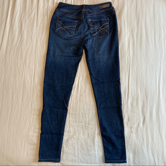 Wallflower 5R Dark Wash Skinny Jeans - Picture 2 of 5